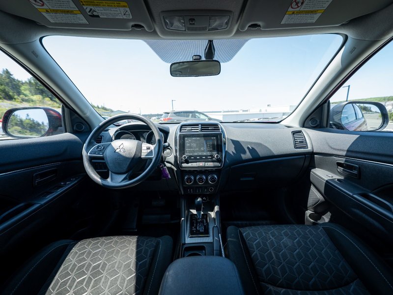 2023 Mitsubishi RVR ES