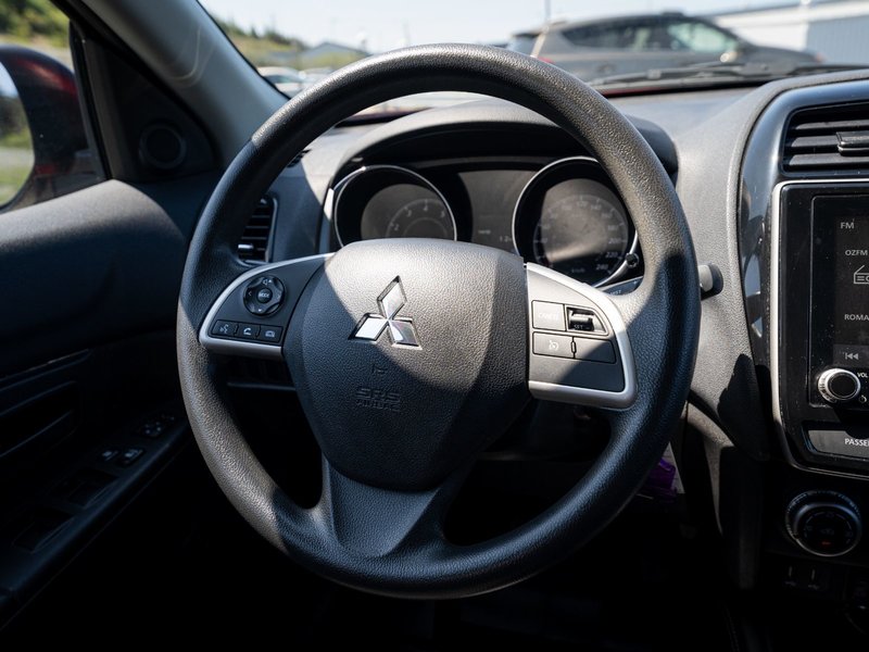2023 Mitsubishi RVR ES