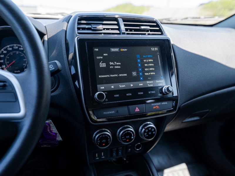 2023 Mitsubishi RVR ES