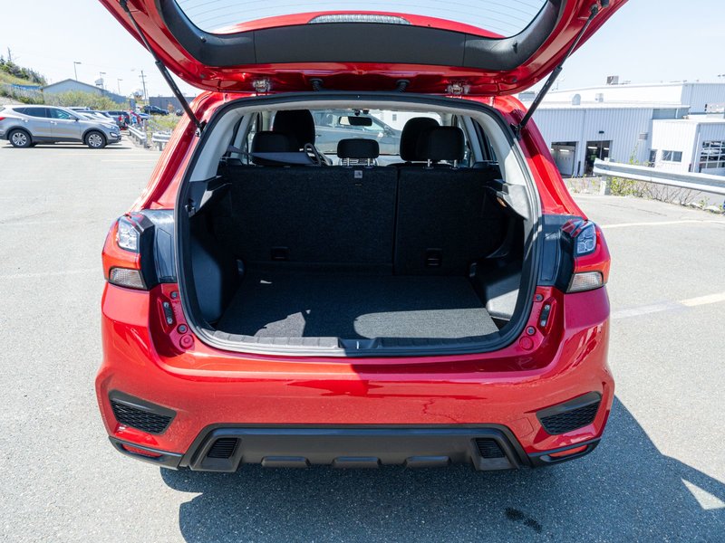 2023 Mitsubishi RVR ES