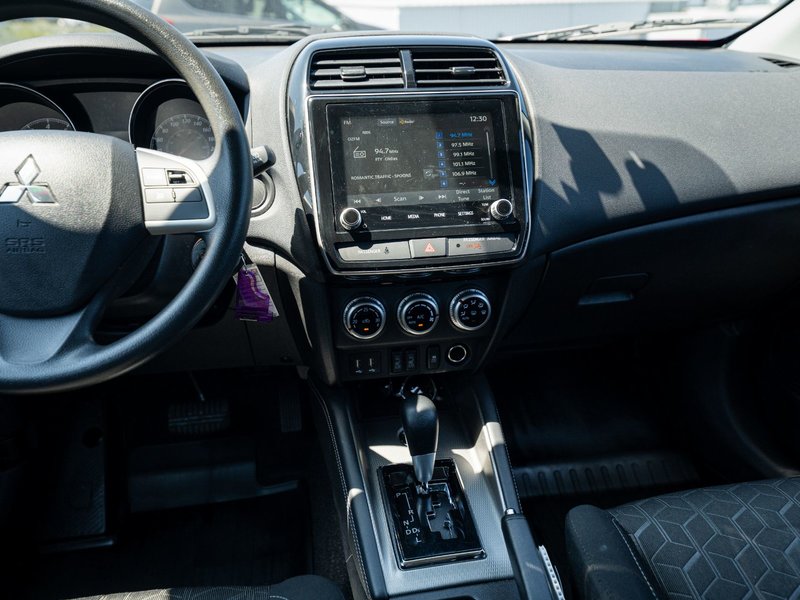 2023 Mitsubishi RVR ES
