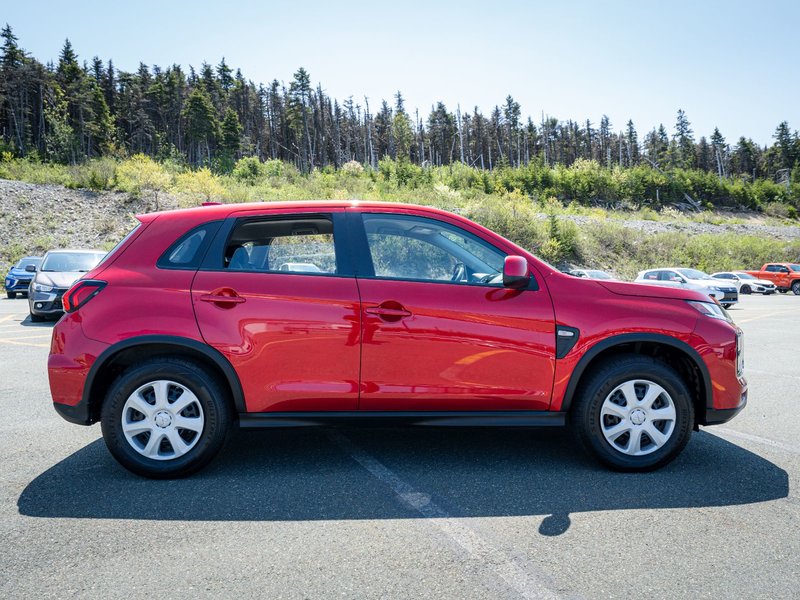 2023 Mitsubishi RVR ES