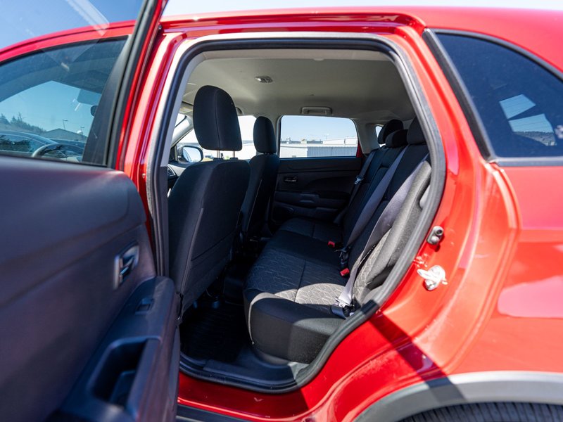2024 Mitsubishi RVR SE