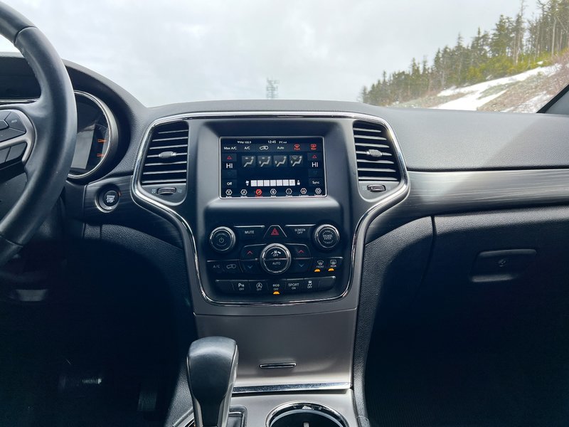 2019 Jeep Grand Cherokee Laredo E