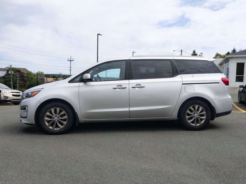 2021 Kia Sedona LX