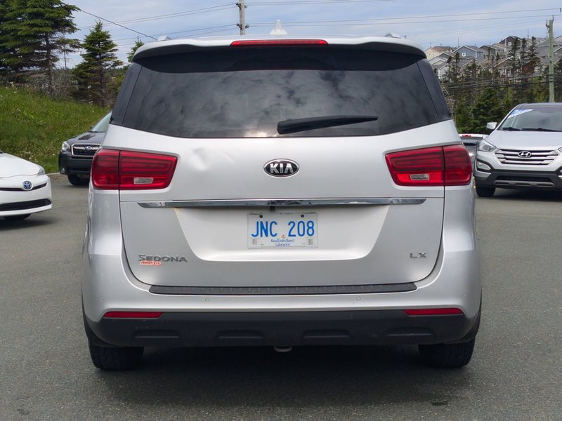 2021 Kia Sedona LX