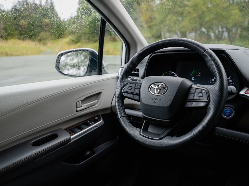 2022 Toyota Sienna LE