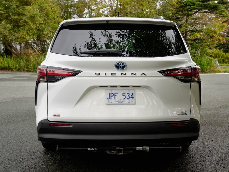 2022 Toyota Sienna LE