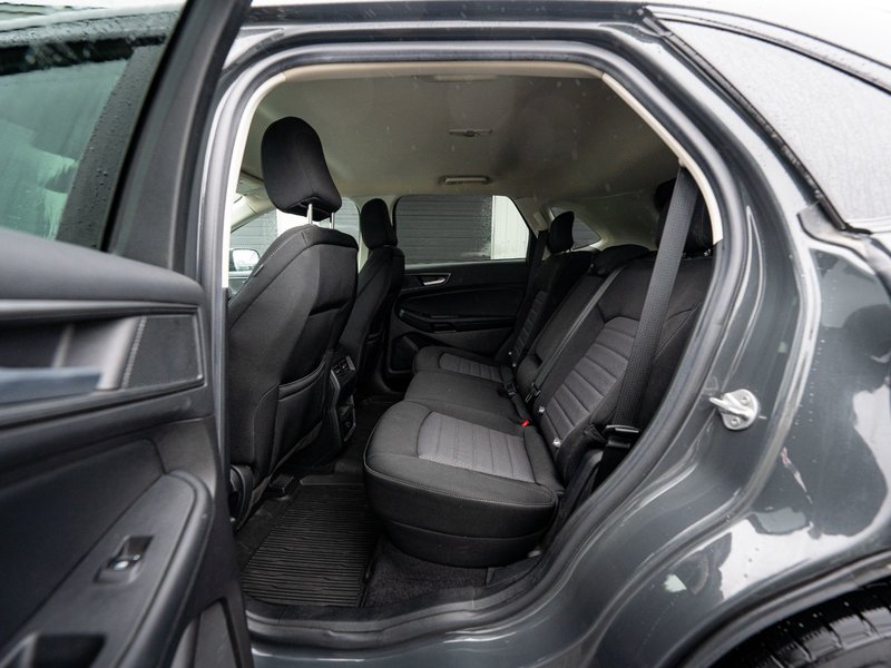 2021 Ford Edge SE