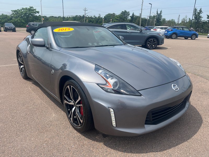 2019 Nissan 370Z Roadster Touring Sport | Bordeaux Top