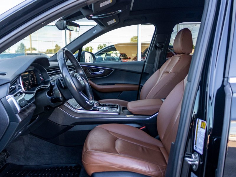 Audi Q7 KOMFORT45 AWD CUIR TOIT PANO NOIR 2021 BAS KILO 4CYL