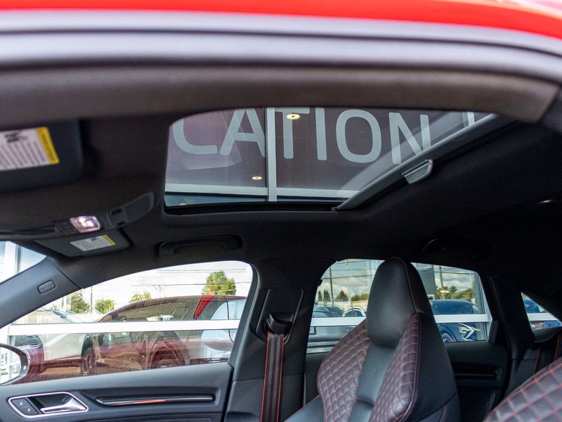Audi RS 3 Sedan 2.5T AWD CUIR TOIT NAV RARE 2019 PAS DE RECLAMATION AU CARFAX