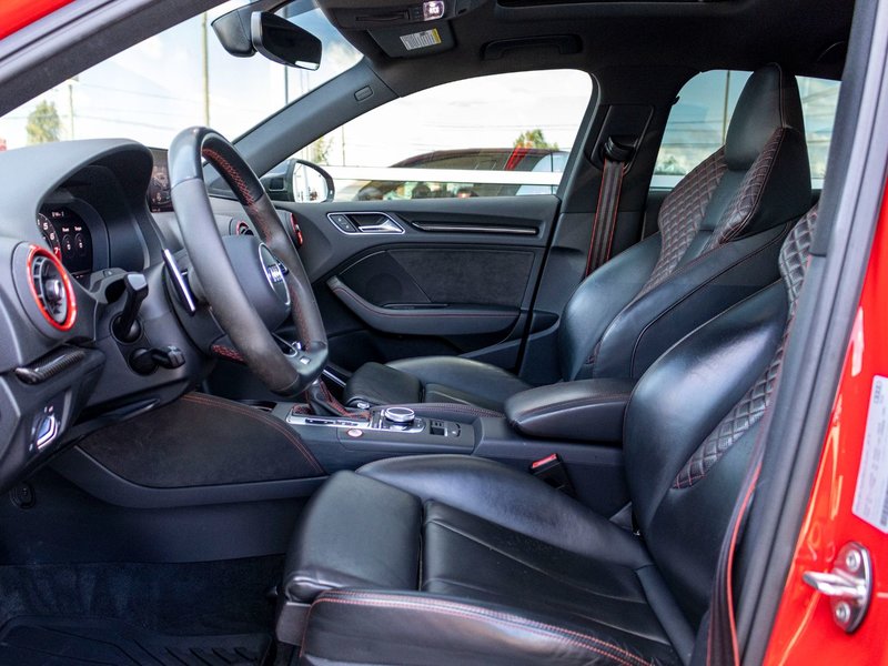 Audi RS 3 Sedan 2.5T AWD CUIR TOIT NAV RARE 2019 PAS DE RECLAMATION AU CARFAX