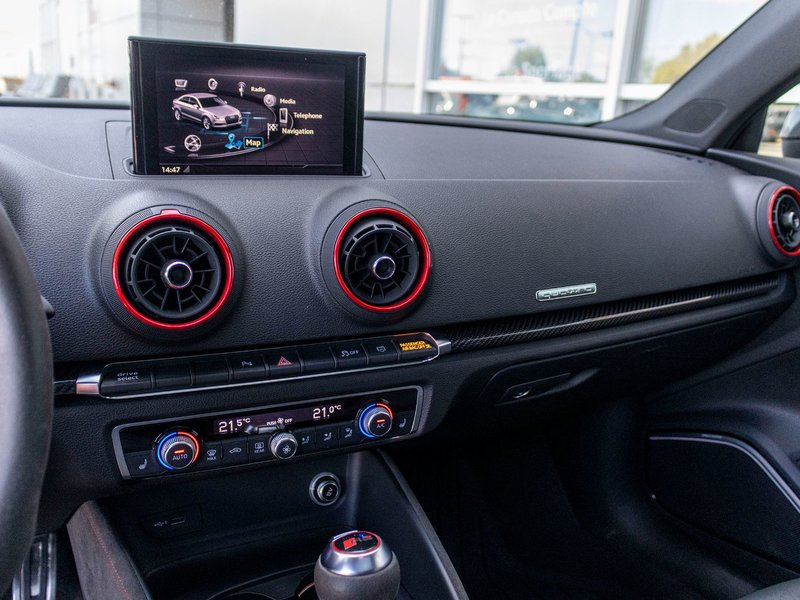 Audi RS 3 Sedan 2.5T AWD CUIR TOIT NAV RARE 2019 PAS DE RECLAMATION AU CARFAX