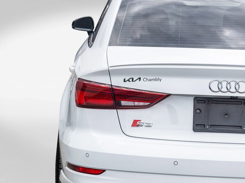 2018 Audi S3 Sedan TECHNIK QUATTRO BLANC INT ROUGE BAS KILO NO CARFAX CLAIM