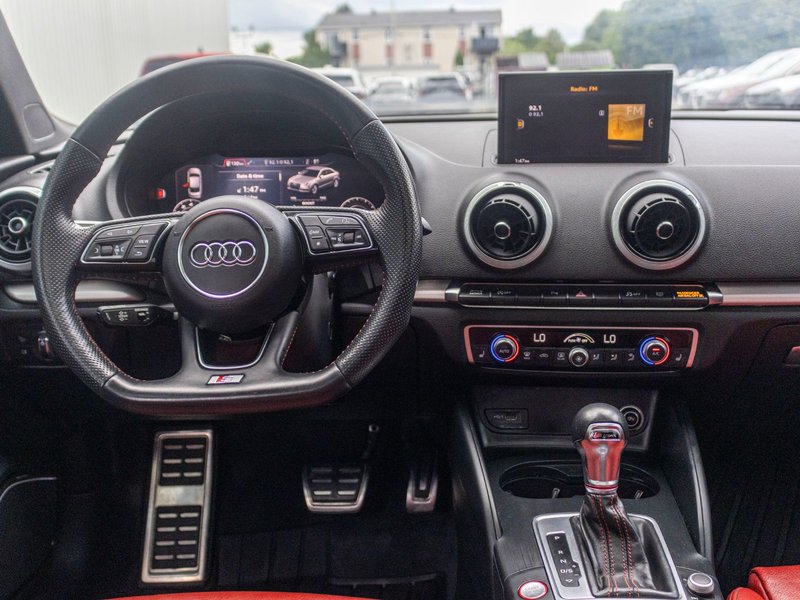 2018 Audi S3 Sedan TECHNIK QUATTRO BLANC INT ROUGE BAS KILO NO CARFAX CLAIM