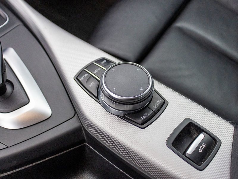 BMW 2 Series 230i xDrive MPACK ROUGE CUIR NAV 2021 BAS KILO PAS DE RECLAMATION AU CARFAX