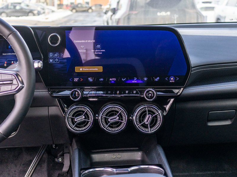 Chevrolet Blazer EV AWD LT CUIR TOIT NAV 11985KM 2025 1 PROPRIO COMME NEUF