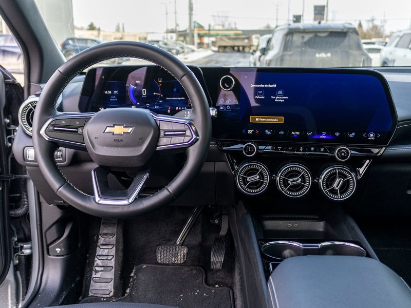 Chevrolet Blazer EV AWD LT CUIR TOIT NAV 11985KM 2025 1 PROPRIO COMME NEUF