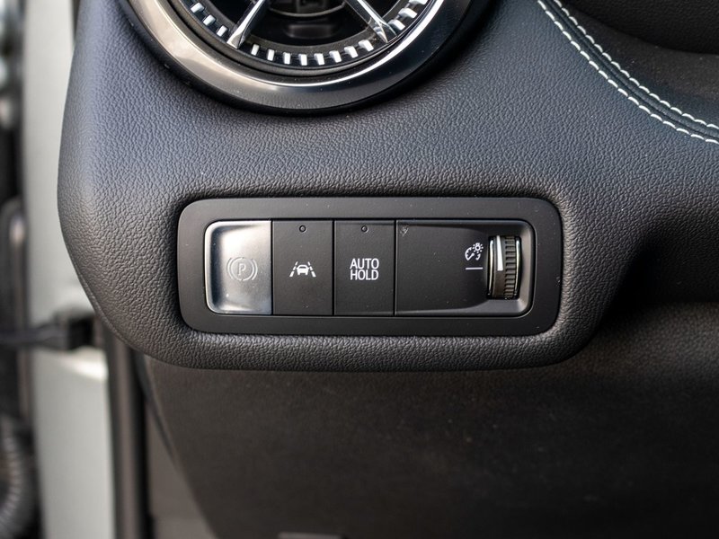 Chevrolet Blazer EV AWD LT CUIR TOIT NAV 11985KM 2025 1 PROPRIO COMME NEUF