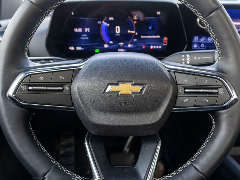 Chevrolet Blazer EV AWD LT CUIR TOIT NAV 11985KM 2025 1 PROPRIO COMME NEUF