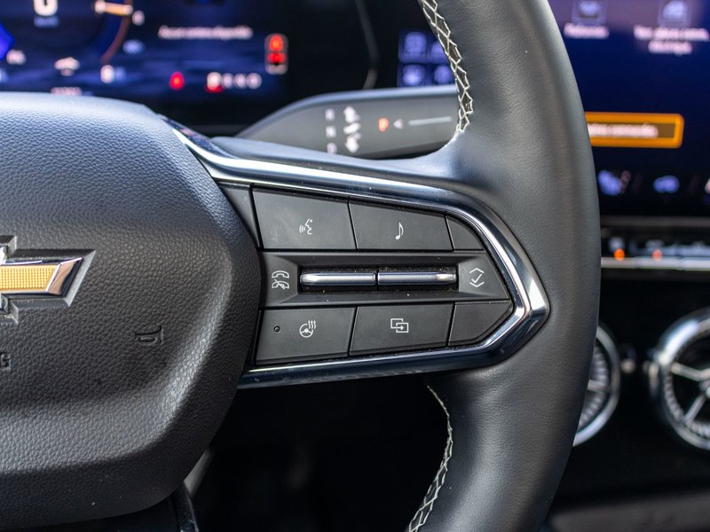 Chevrolet Blazer EV AWD LT CUIR TOIT NAV 11985KM 2025 1 PROPRIO COMME NEUF