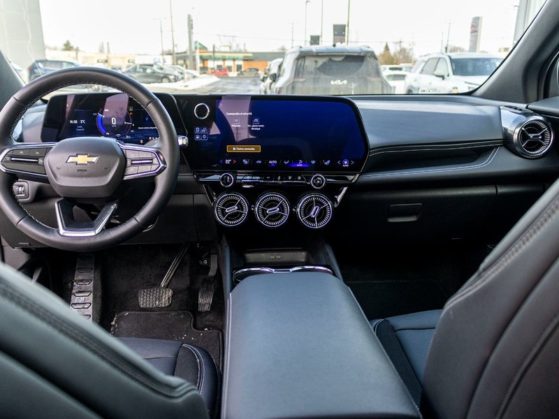 Chevrolet Blazer EV AWD LT CUIR TOIT NAV 11985KM 2025 1 PROPRIO COMME NEUF