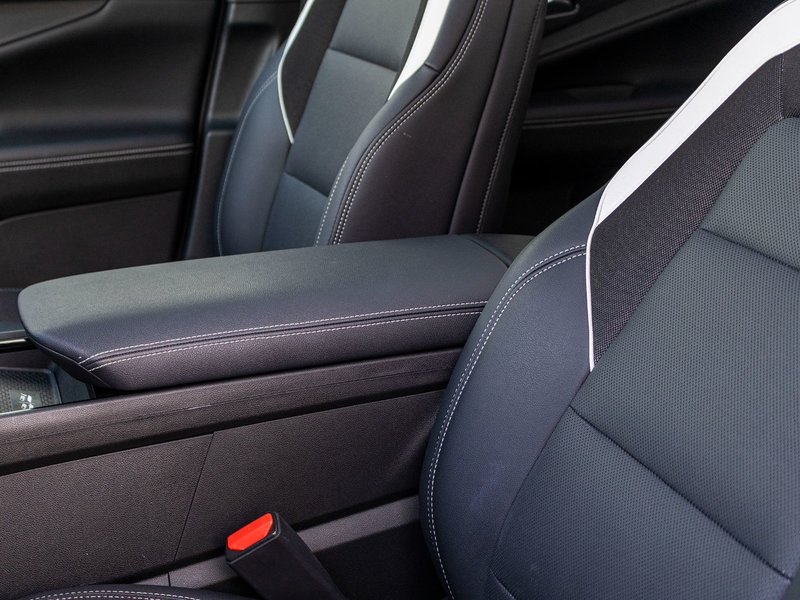 Chevrolet Blazer EV AWD LT CUIR TOIT NAV 11985KM 2025 1 PROPRIO COMME NEUF