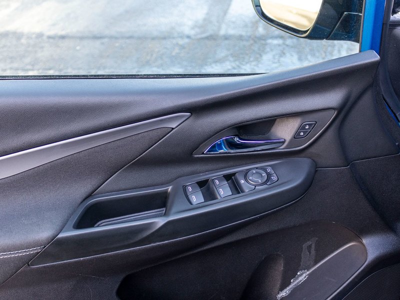 2022 Chevrolet BOLT EV 5D LT (1LT) 1LT BLEUE BAS KILO 1 OWNER NO CARFAX CLAIM