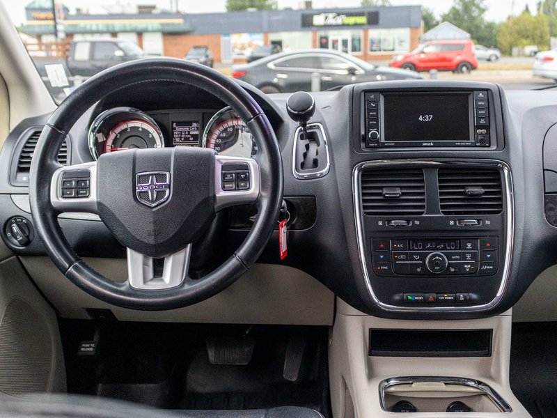 2017 Dodge Grand Caravan CREW PLUS AUTOM STOWNGO NO CARFAX CLAIM
