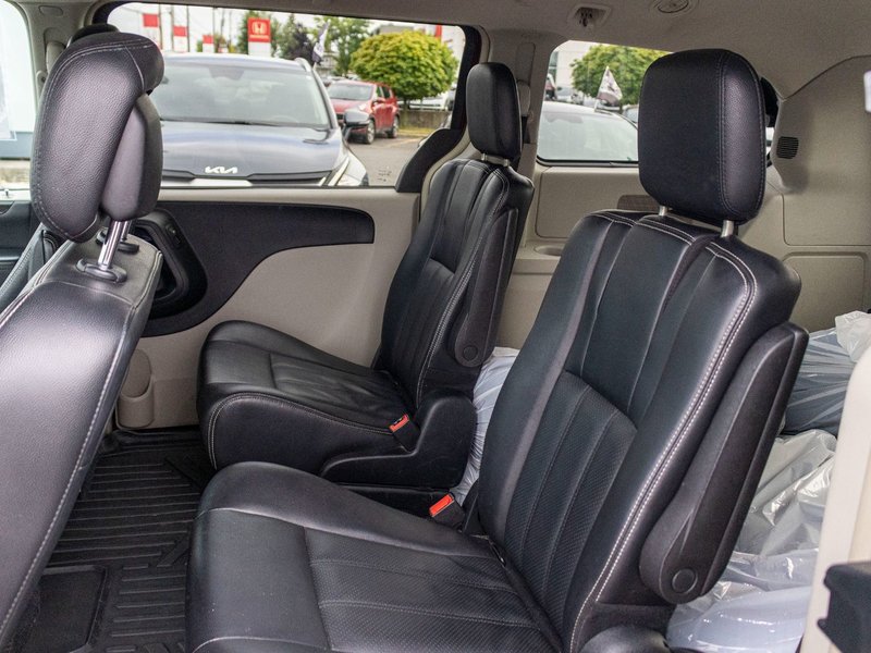 2017 Dodge Grand Caravan CREW PLUS AUTOM STOWNGO NO CARFAX CLAIM