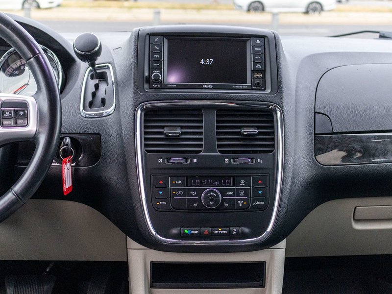 2017 Dodge Grand Caravan CREW PLUS AUTOM STOWNGO NO CARFAX CLAIM