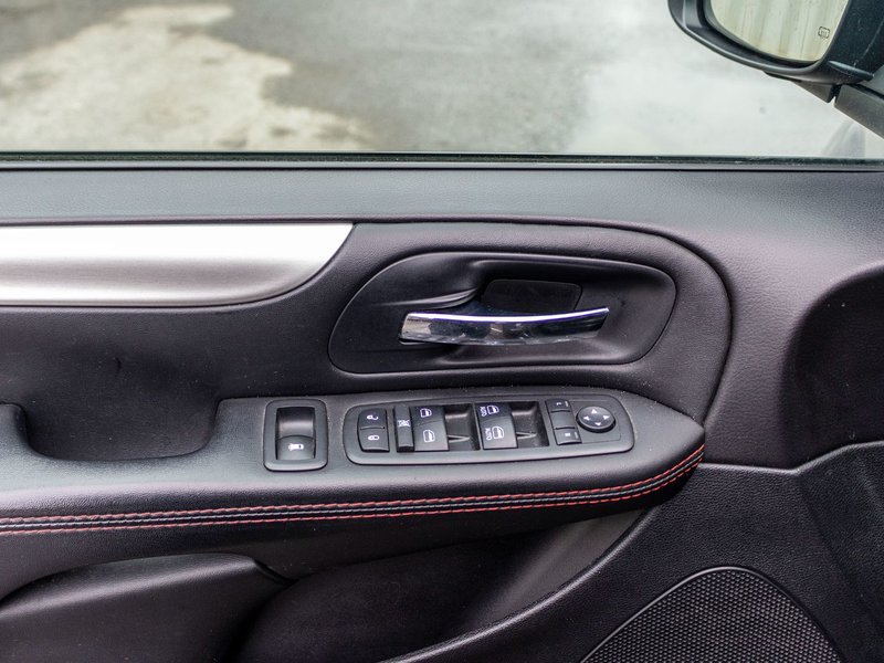 2017 Dodge Grand Caravan GT CUIR PORTES STOW N GO NO CARFAX CLAIM