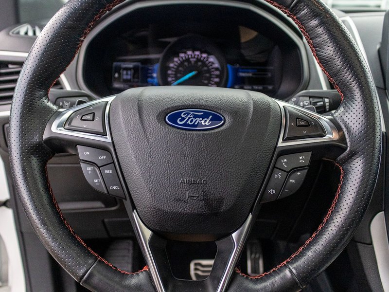 Ford Edge ST-LINE BLANC AWD 58228KM 2022 1 PROPRIO PAS DE RECLAMTION AU CARFAX