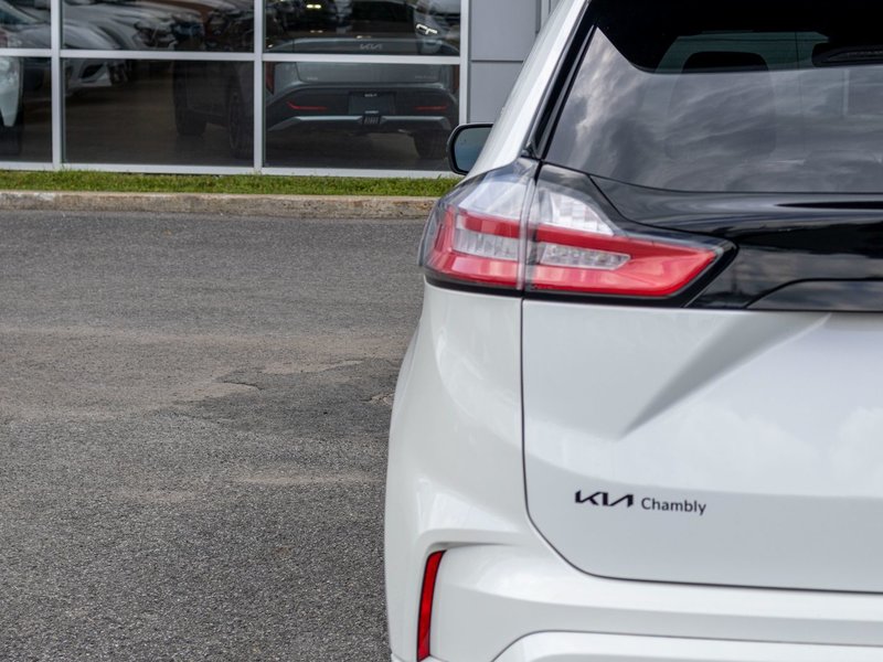 Ford Edge ST-LINE BLANC AWD 58228KM 2022 1 PROPRIO PAS DE RECLAMTION AU CARFAX