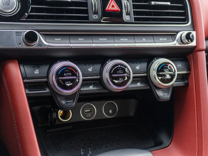 2023 GENESIS G70 3.3T SPORT AWD GRIS CUIR ROUGE WOW BAS KILO