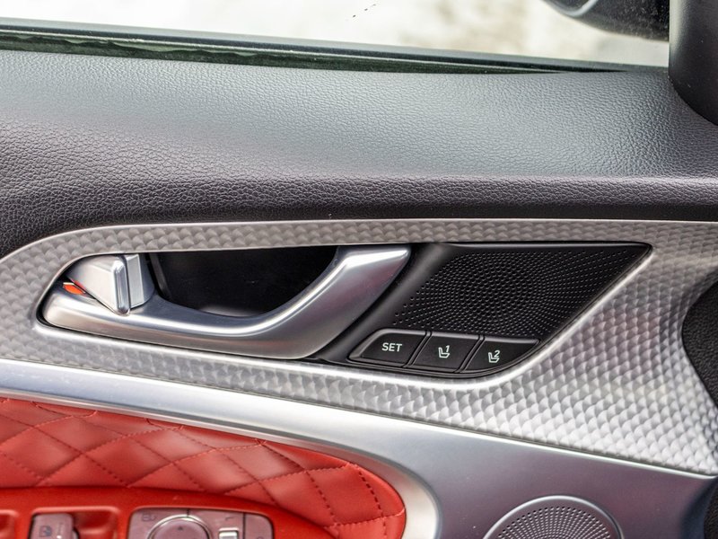 2023 GENESIS G70 3.3T SPORT AWD GRIS CUIR ROUGE WOW BAS KILO