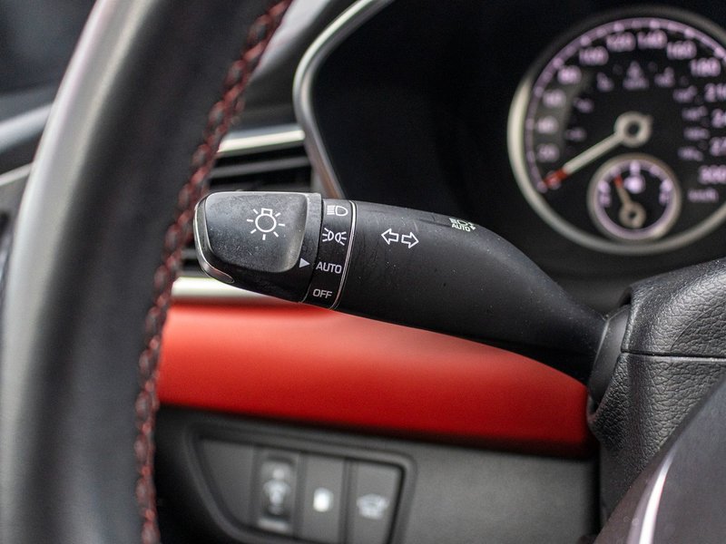 2023 GENESIS G70 3.3T SPORT AWD GRIS CUIR ROUGE WOW BAS KILO