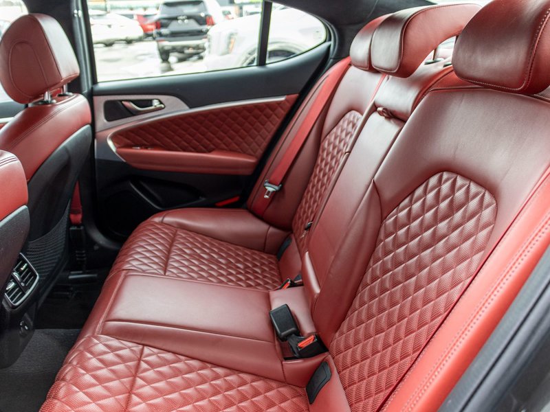 2023 GENESIS G70 3.3T SPORT AWD GRIS CUIR ROUGE WOW BAS KILO