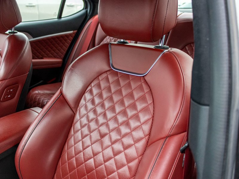2023 GENESIS G70 3.3T SPORT AWD GRIS CUIR ROUGE WOW BAS KILO