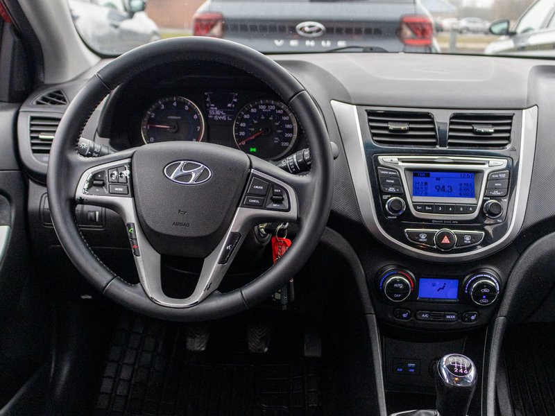 Hyundai Accent GLS TOIT MAN MAGS 2014 PAS DE RECLAMATION AU CARFAX