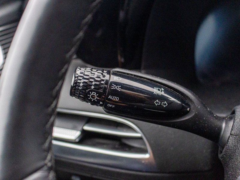 Hyundai Palisade ULTIMATE CALLIGRAPHY AWD CUIR TOIT 2023 PAS DE RECLAMATION AU CARFAX