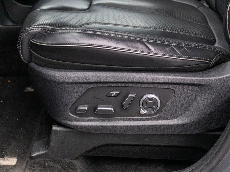 Hyundai Palisade ULTIMATE CALLIGRAPHY AWD CUIR TOIT 2023 PAS DE RECLAMATION AU CARFAX