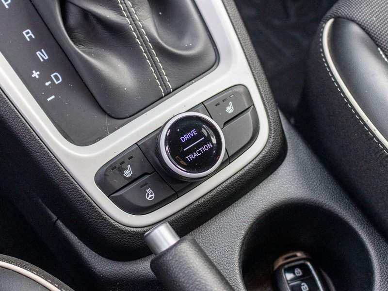 Hyundai Venue ULTIMATE RARE TOIT NAV 2022 PAS DE RECLAMATION AU CARFAX