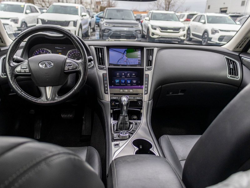 2017 Infiniti Q50 3.0t AWD BLANC CUIR NOIR TOIT LOW KMS