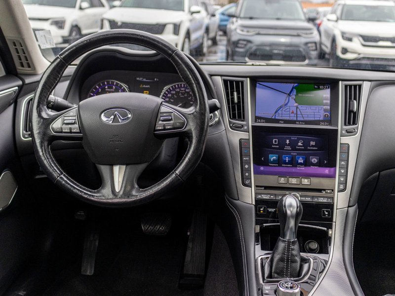 2017 Infiniti Q50 3.0t AWD BLANC CUIR NOIR TOIT LOW KMS