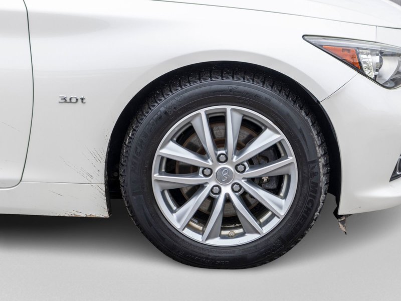2017 Infiniti Q50 3.0t AWD BLANC CUIR NOIR TOIT LOW KMS