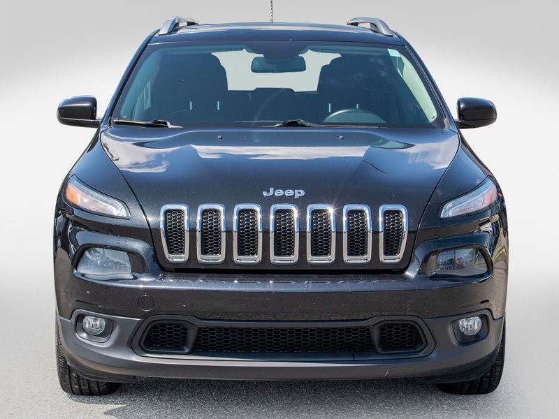 2014 Jeep Cherokee NORTH BAS KILO 8 PNEUS