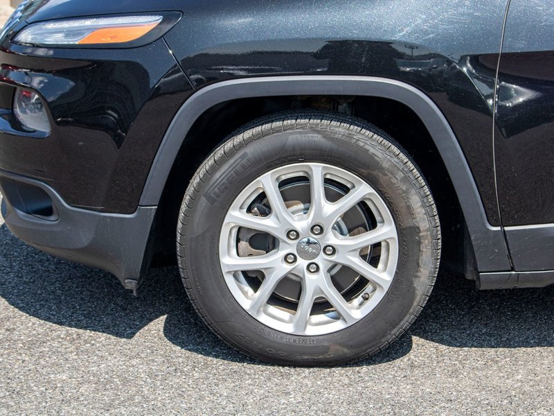 2014 Jeep Cherokee NORTH BAS KILO 8 PNEUS