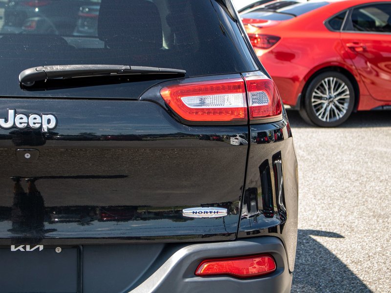 2014 Jeep Cherokee NORTH BAS KILO 8 PNEUS